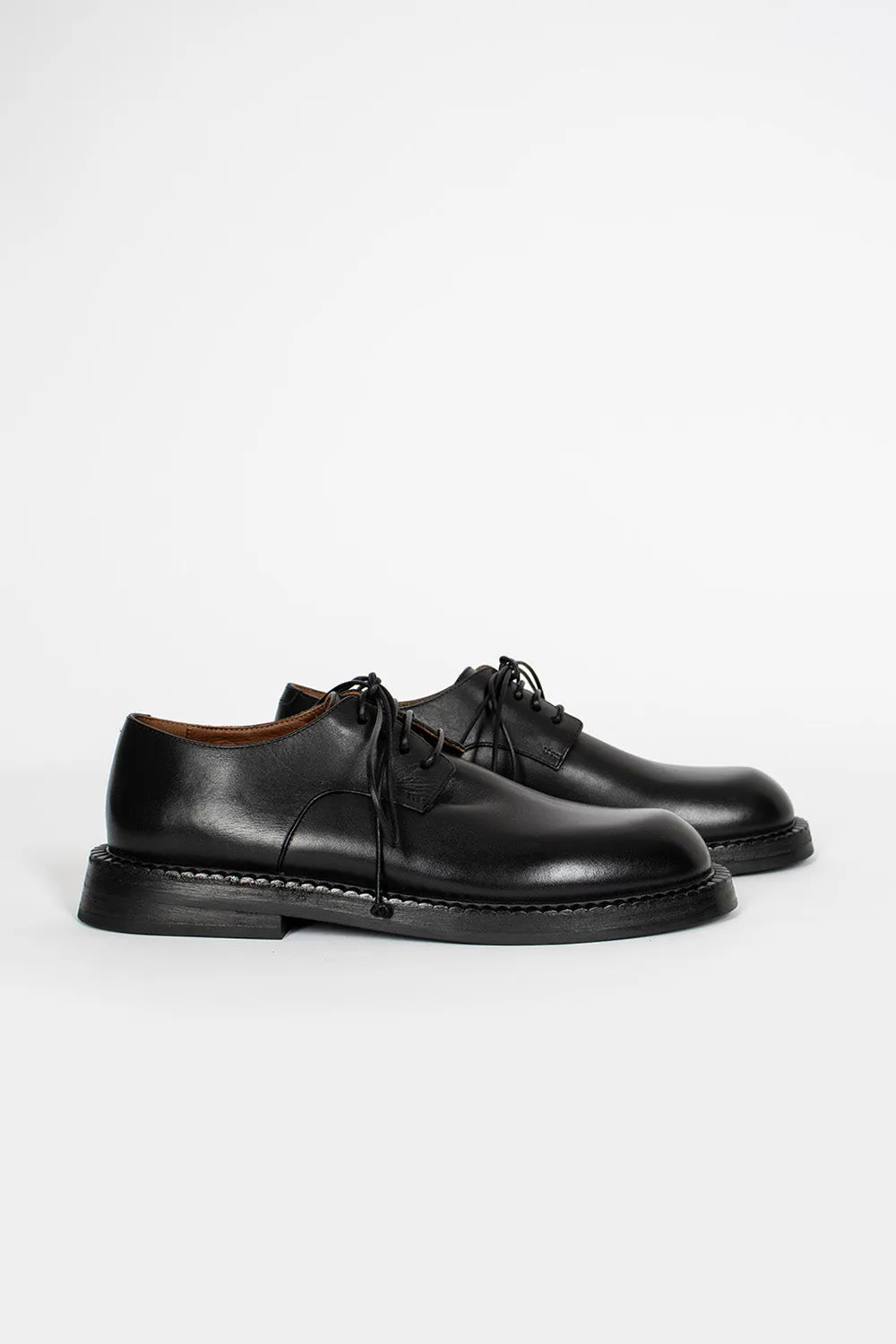 Fashionable Alluce Black Derby