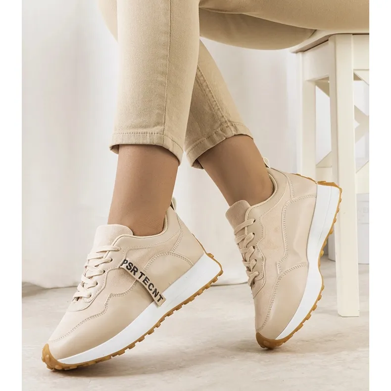 Beige sneakers with Samina chain