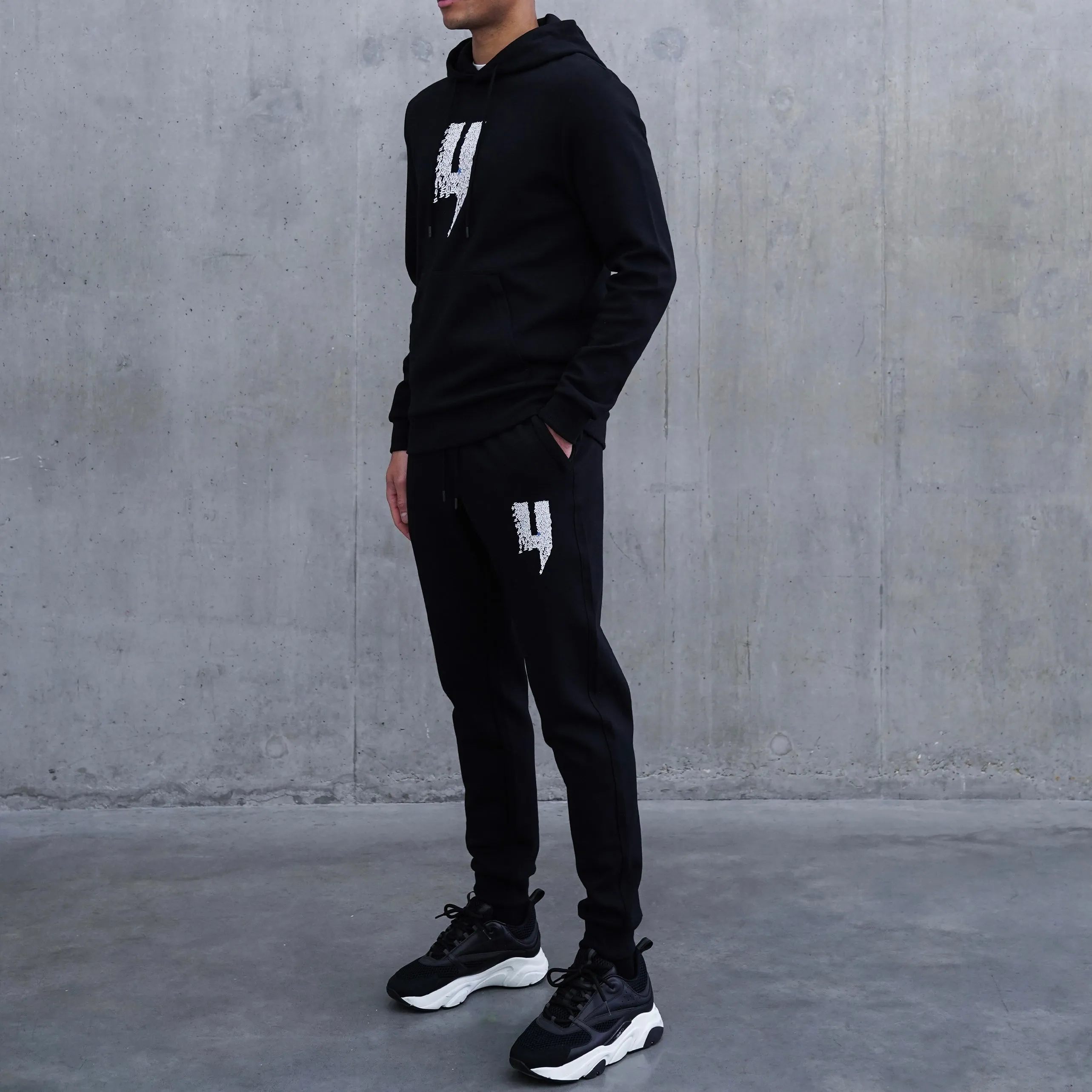 BLACK JOGGERS FLYING Y LOGO