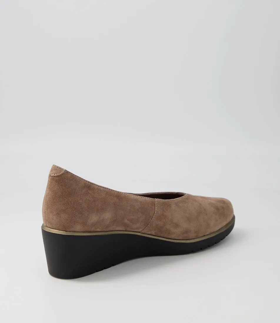 DJANGO & JULIETTE Umme Taupe Suede Heels