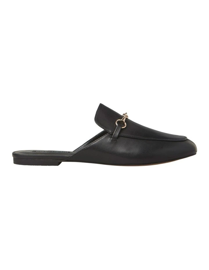 Dree Black Flat