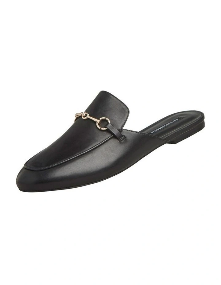 Dree Black Flat