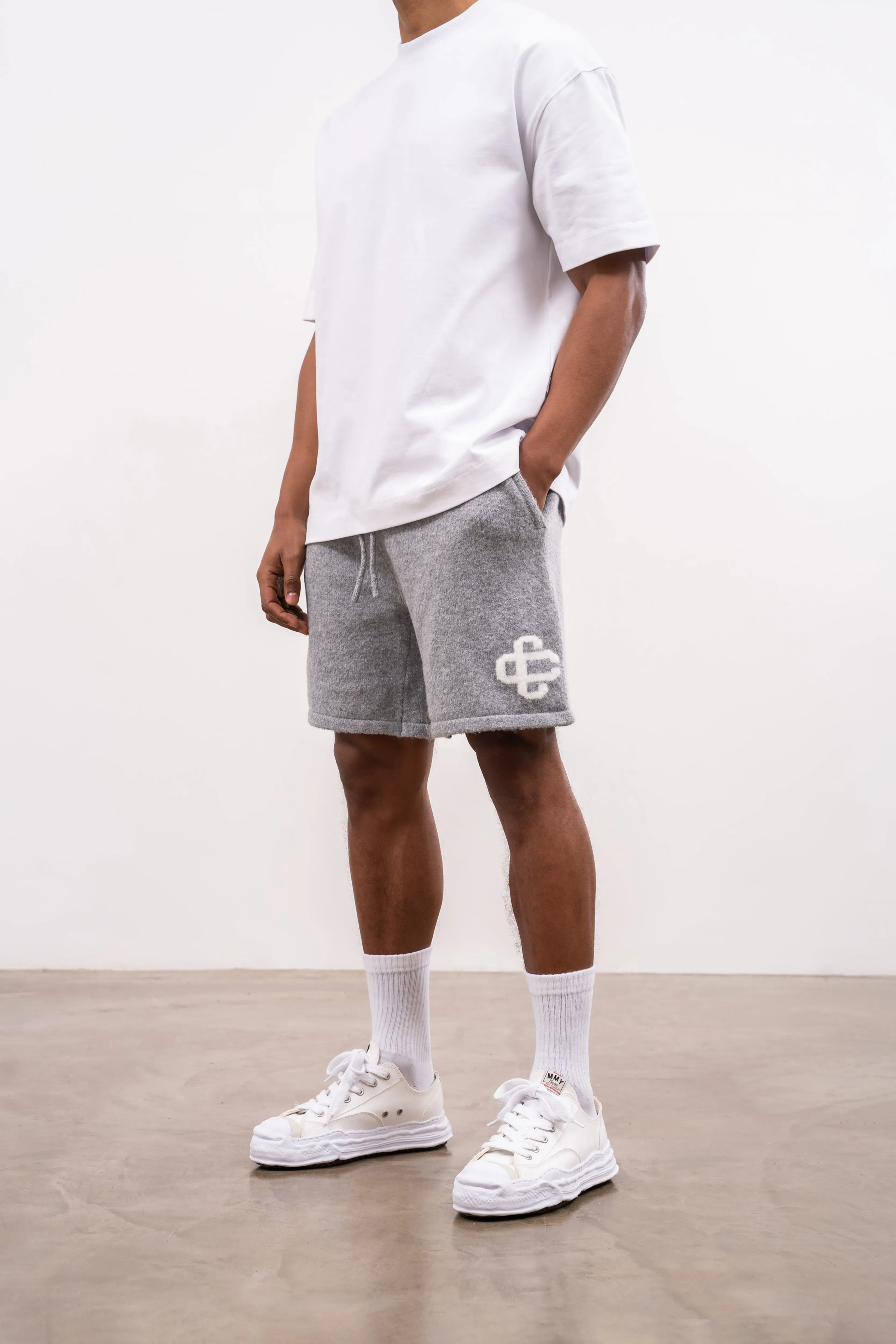 FLUFFY KNIT EMBLEM SHORTS - GREY MARL