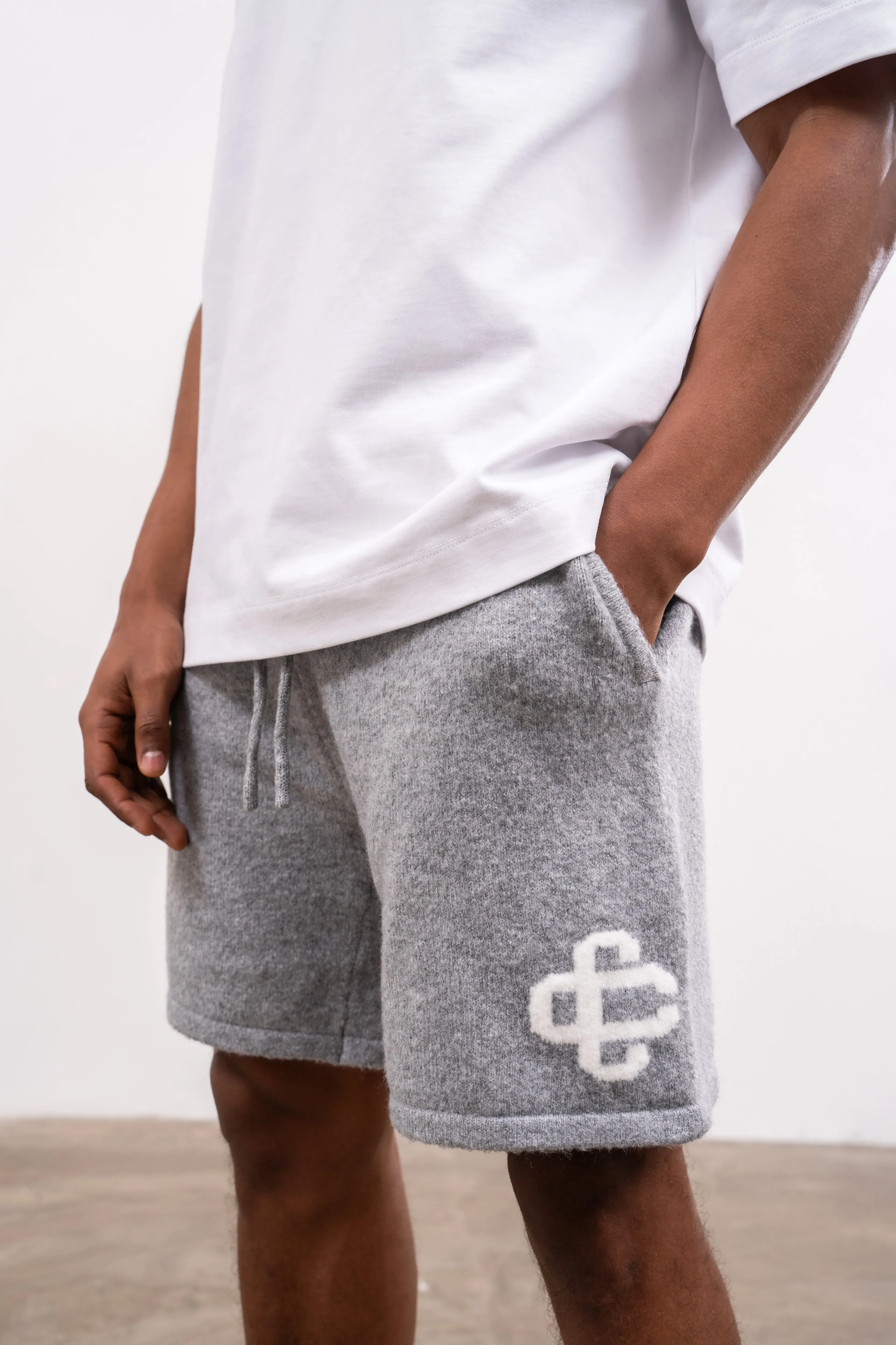 FLUFFY KNIT EMBLEM SHORTS - GREY MARL