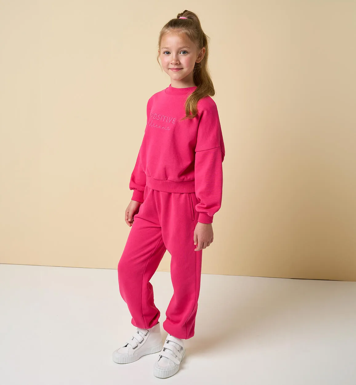 Girl's tracksuit