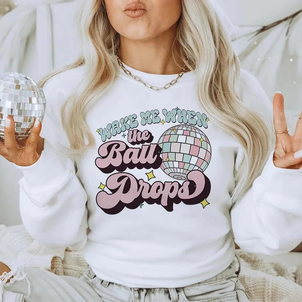 Graphic Sweatshirt in White - Online Exclusive - Wake Me When The Ball Drops