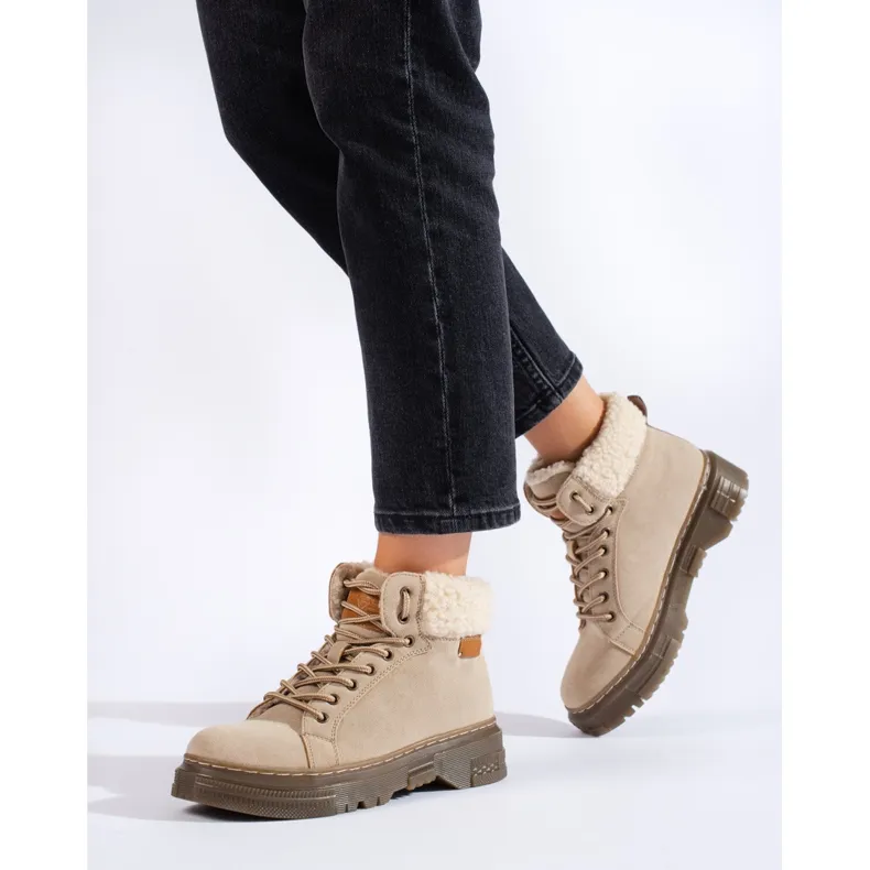 Beige Ladies' Boots with Sheepskin Coat