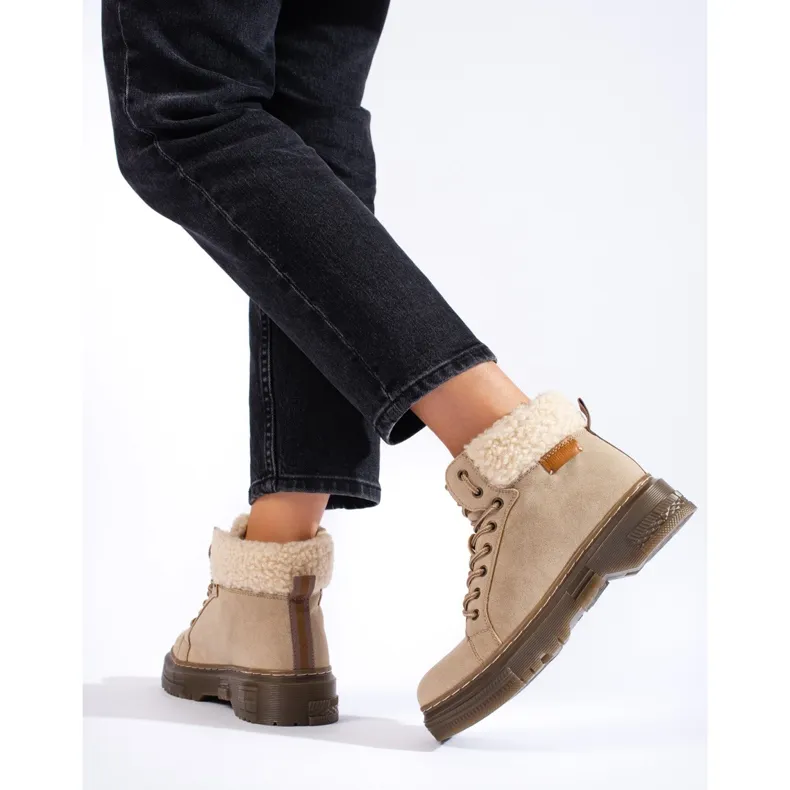 Beige Ladies' Boots with Sheepskin Coat