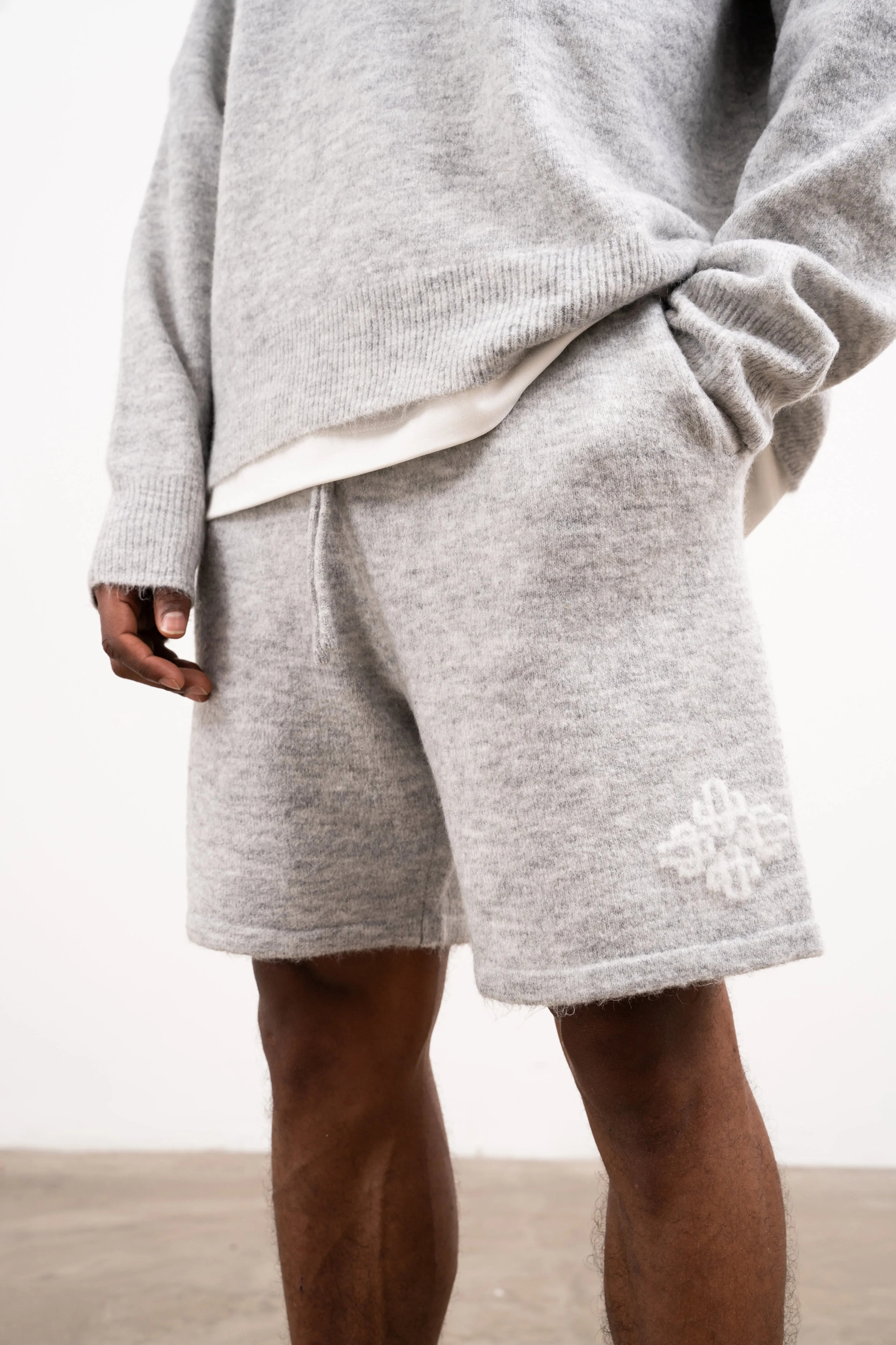 LIGHTWEIGHT FLUFFY KNIT EMBLEM SHORTS - GREY MARL