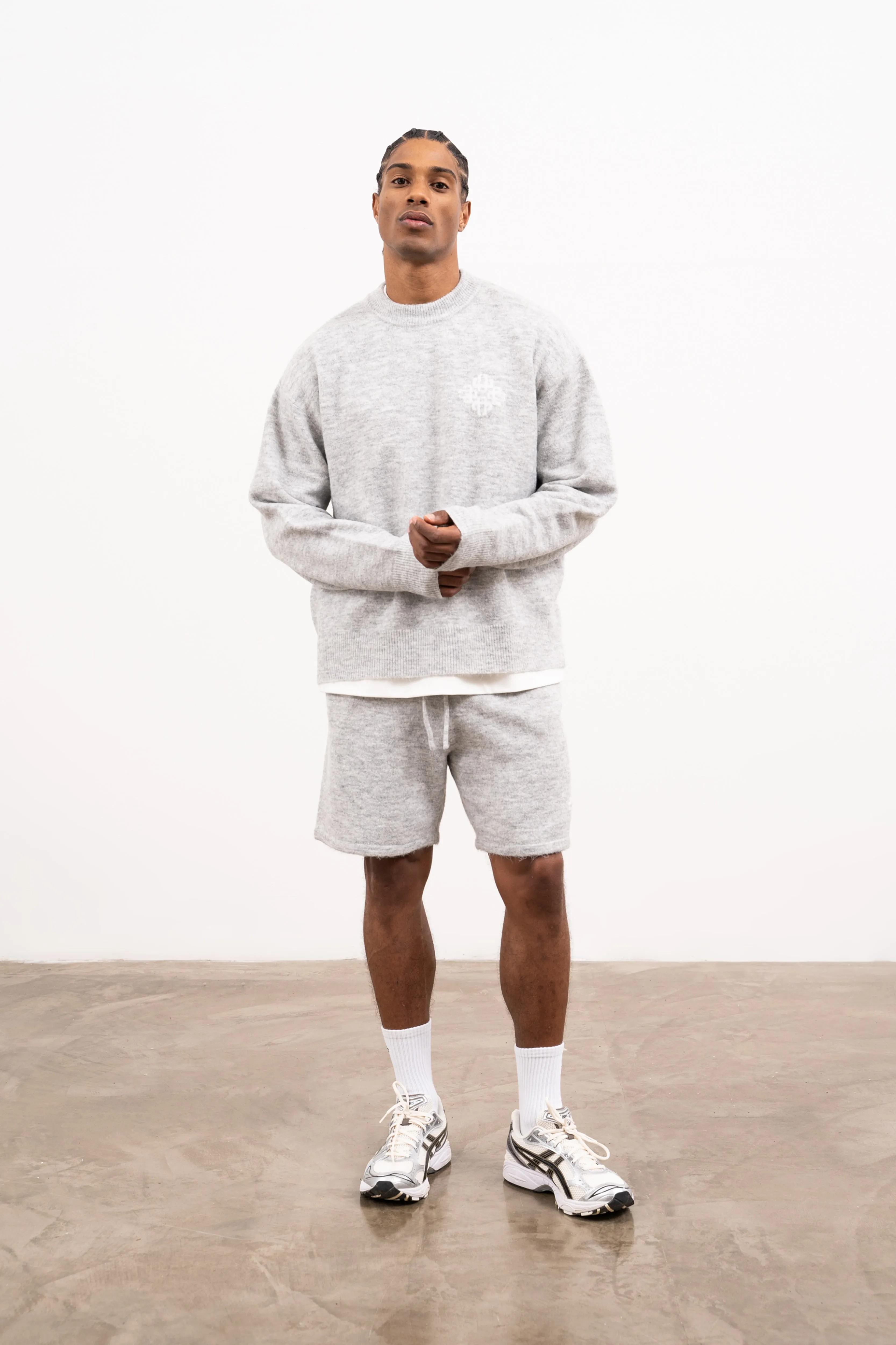 LIGHTWEIGHT FLUFFY KNIT EMBLEM SHORTS - GREY MARL