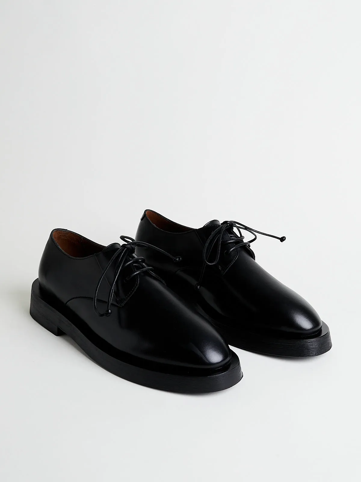 Mentone Derby in Nero