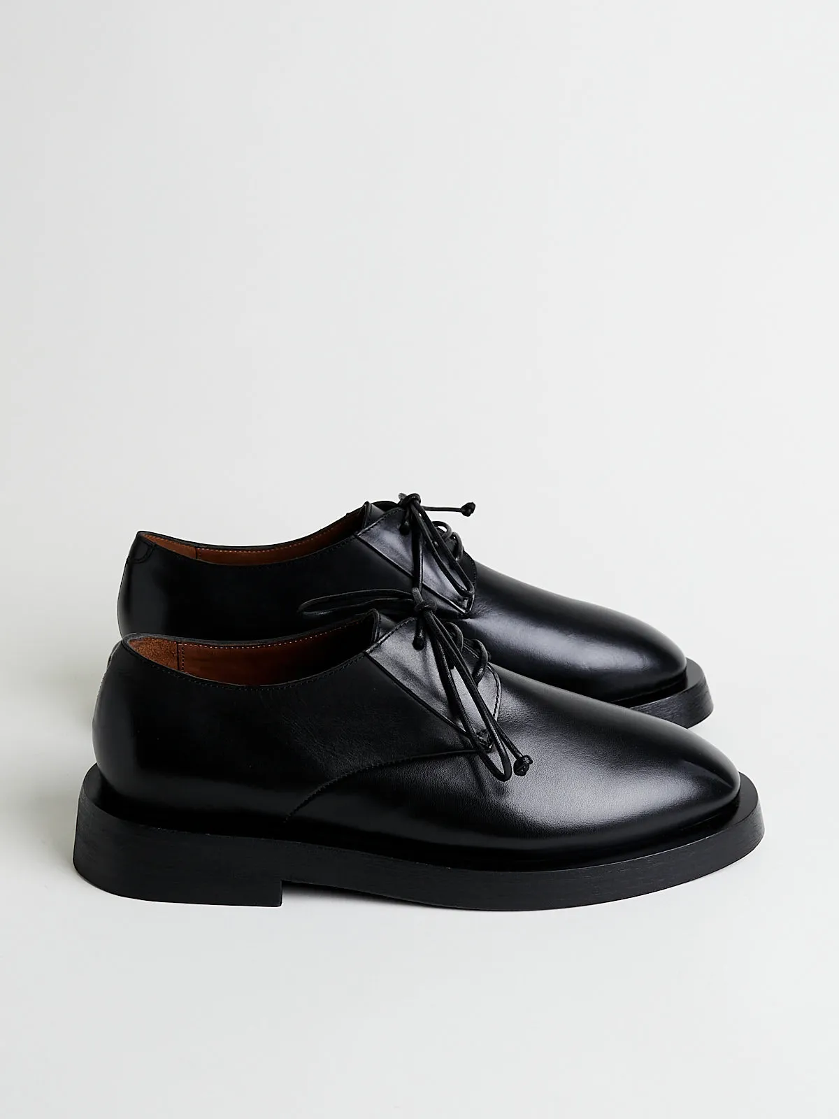 Mentone Derby in Nero