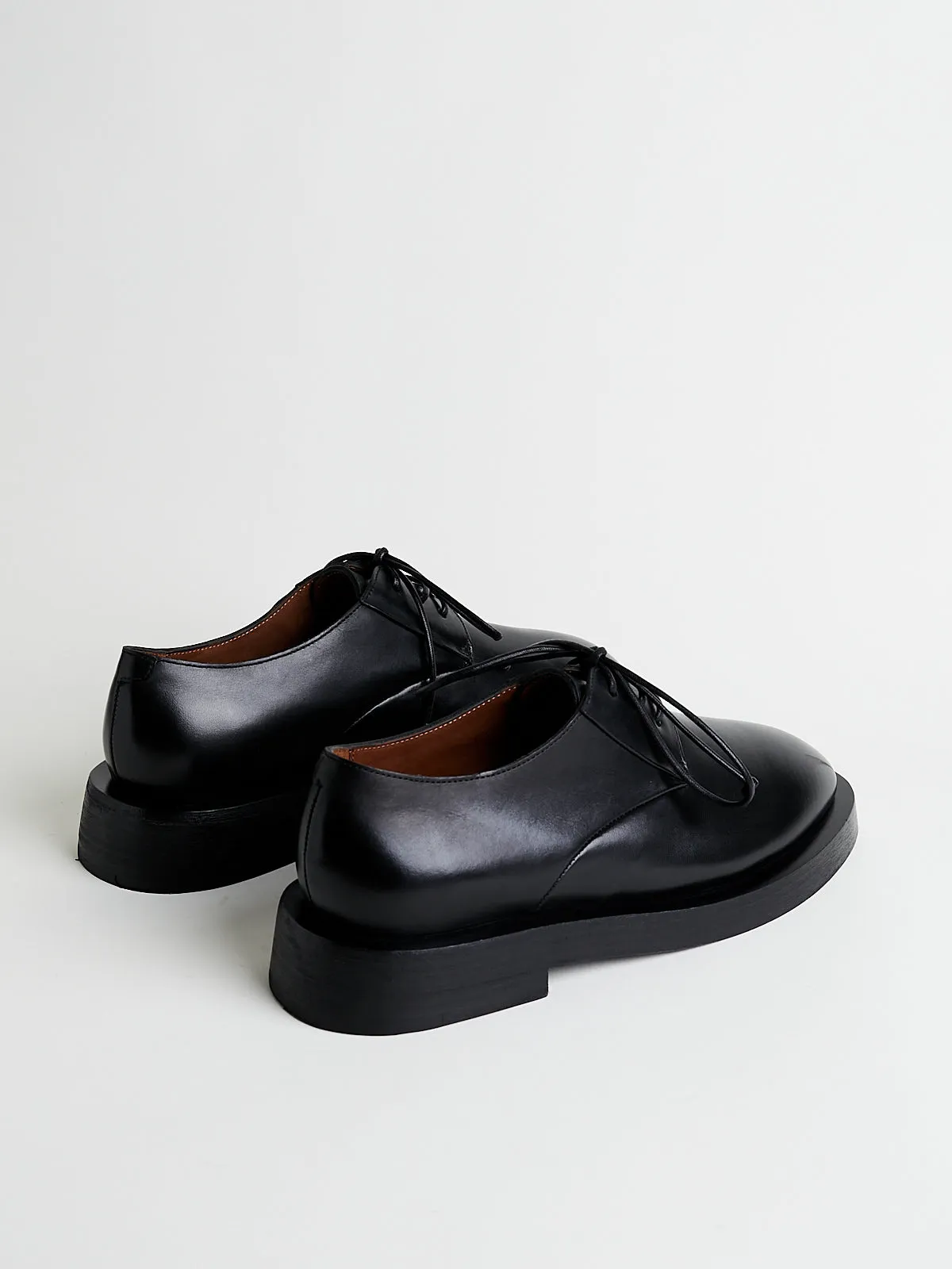 Mentone Derby in Nero