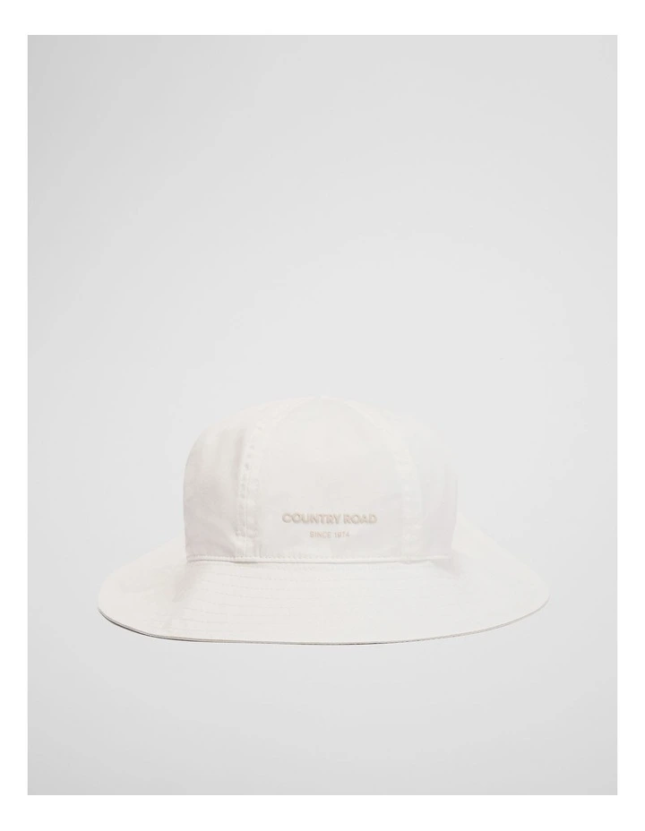 Modern Bucket Hat in Marshmallow