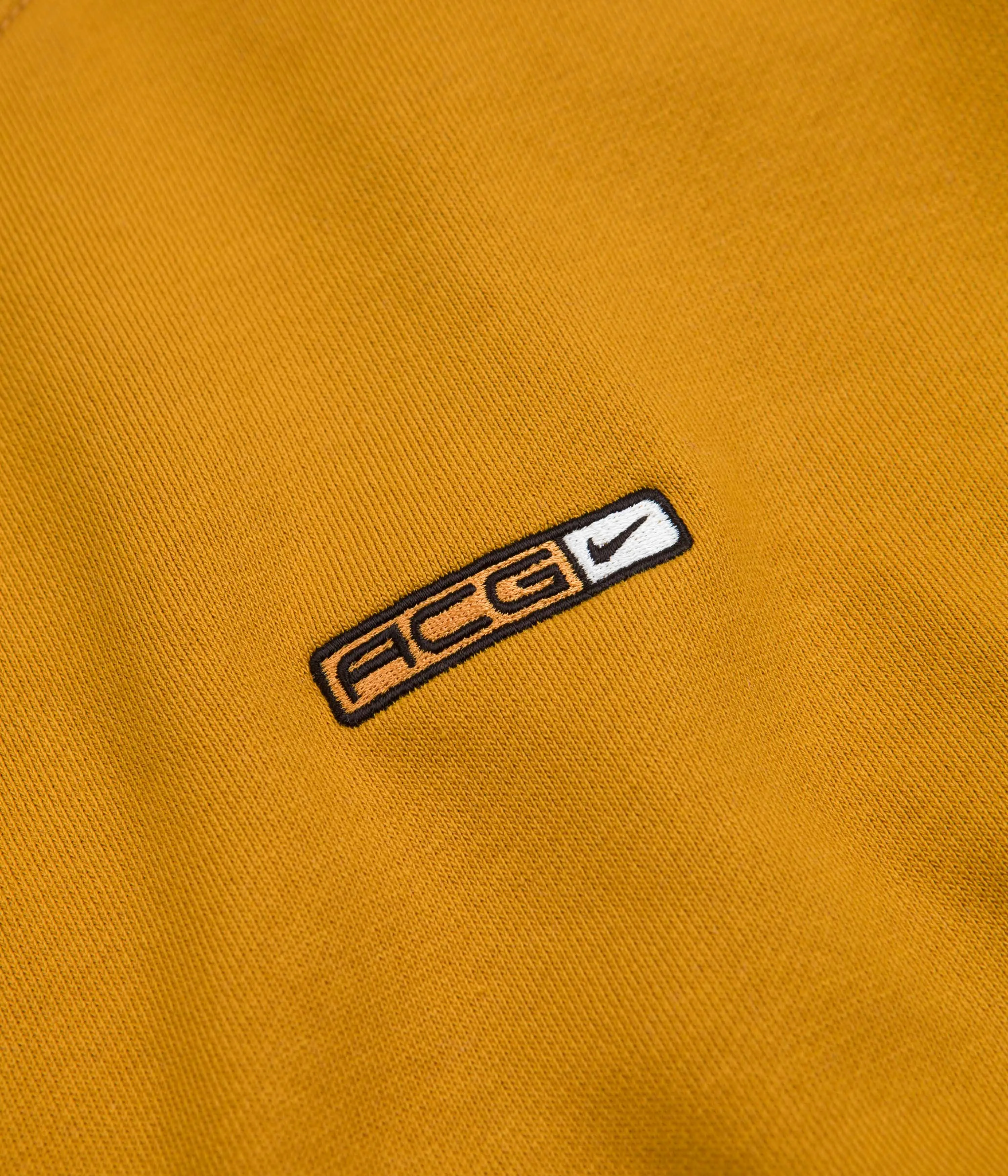 Nike ACG Therma-FIT Fleece Crewneck Sweatshirt - Gold Suede Summit White Off Noir