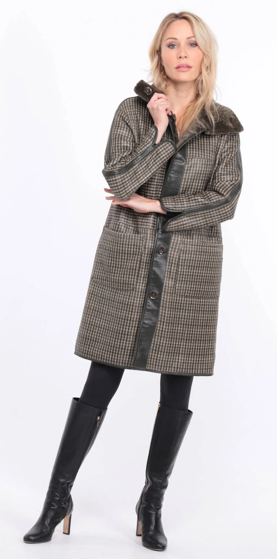 Reversible women's sheepskin coat in khaki