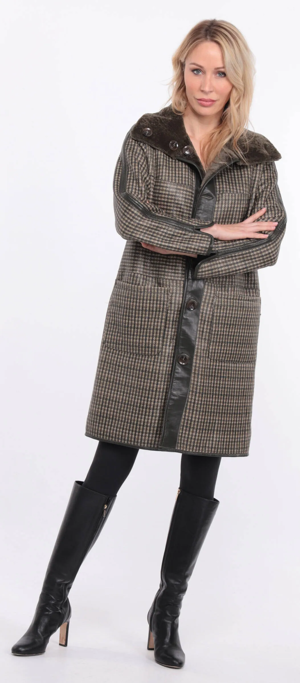 Reversible women's sheepskin coat in khaki