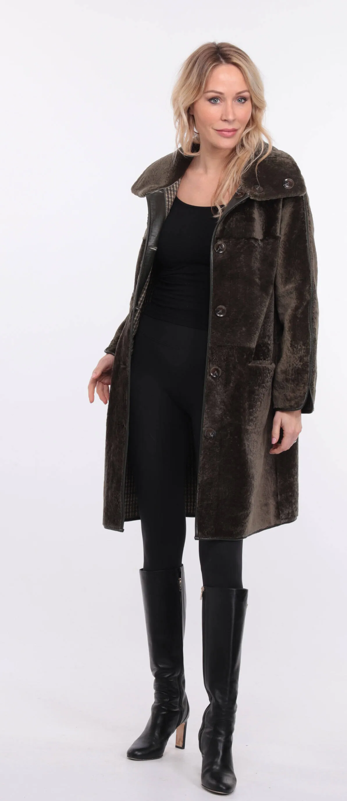 Reversible women's sheepskin coat in khaki