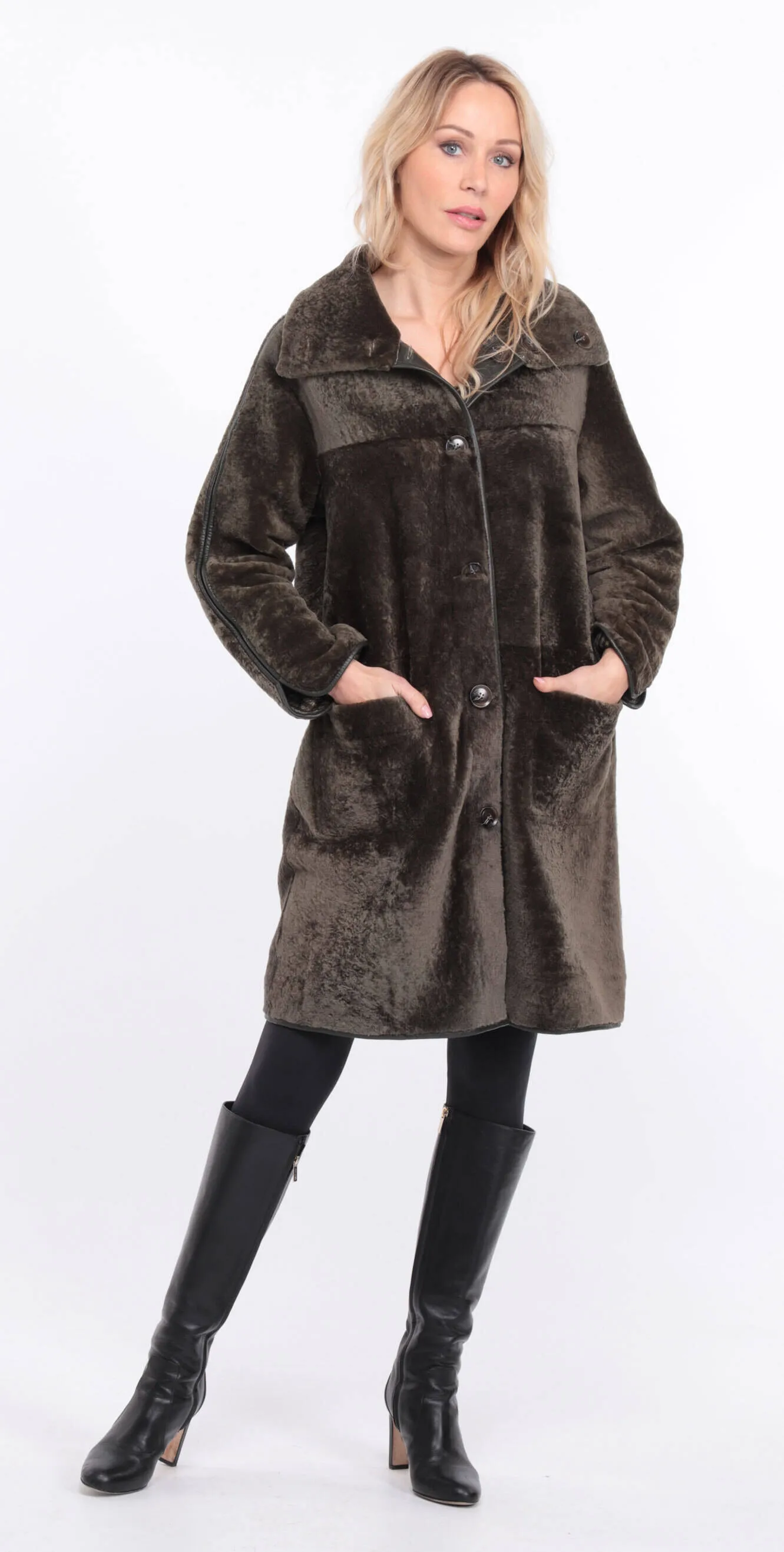 Reversible women's sheepskin coat in khaki