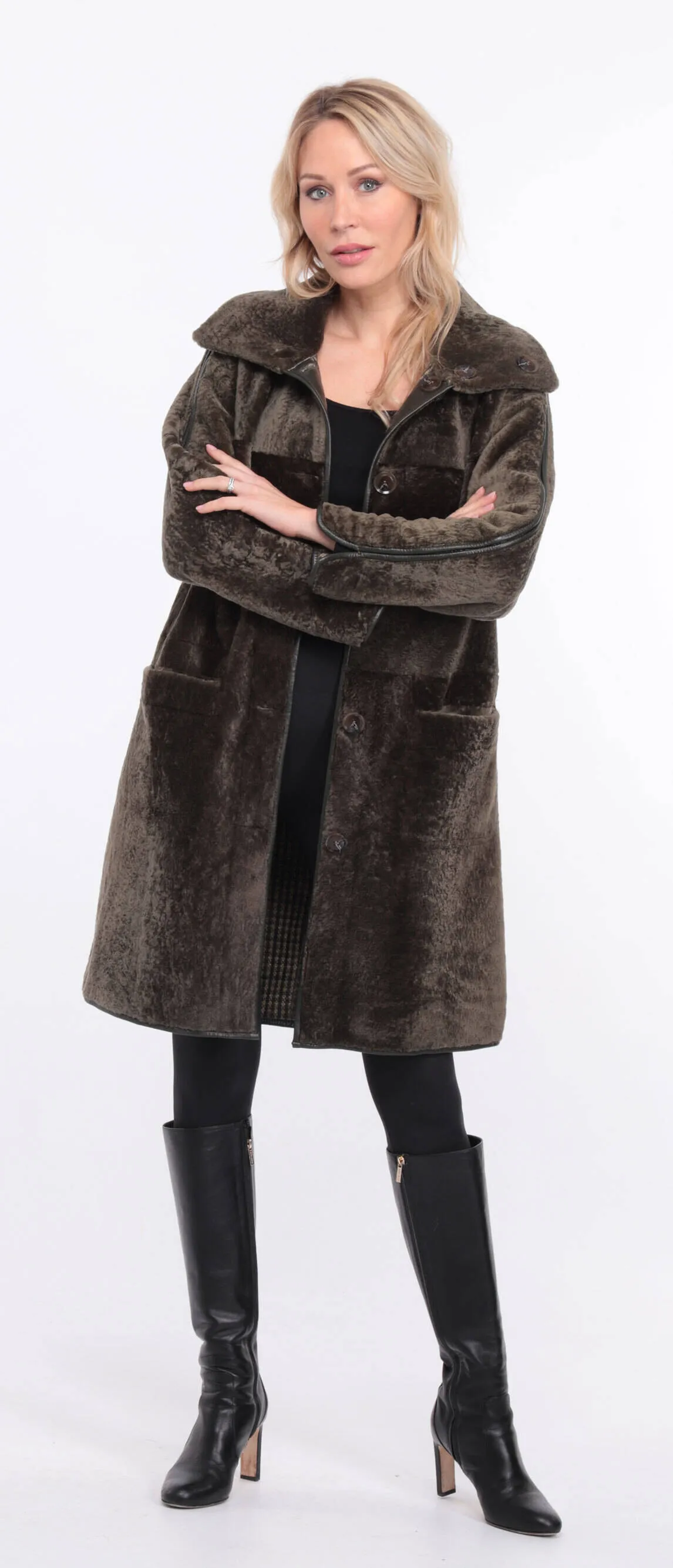 Reversible women's sheepskin coat in khaki