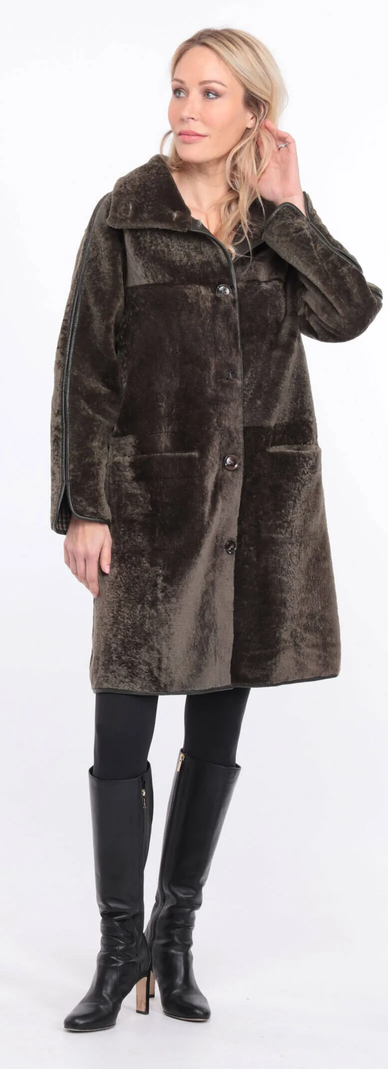 Reversible women's sheepskin coat in khaki