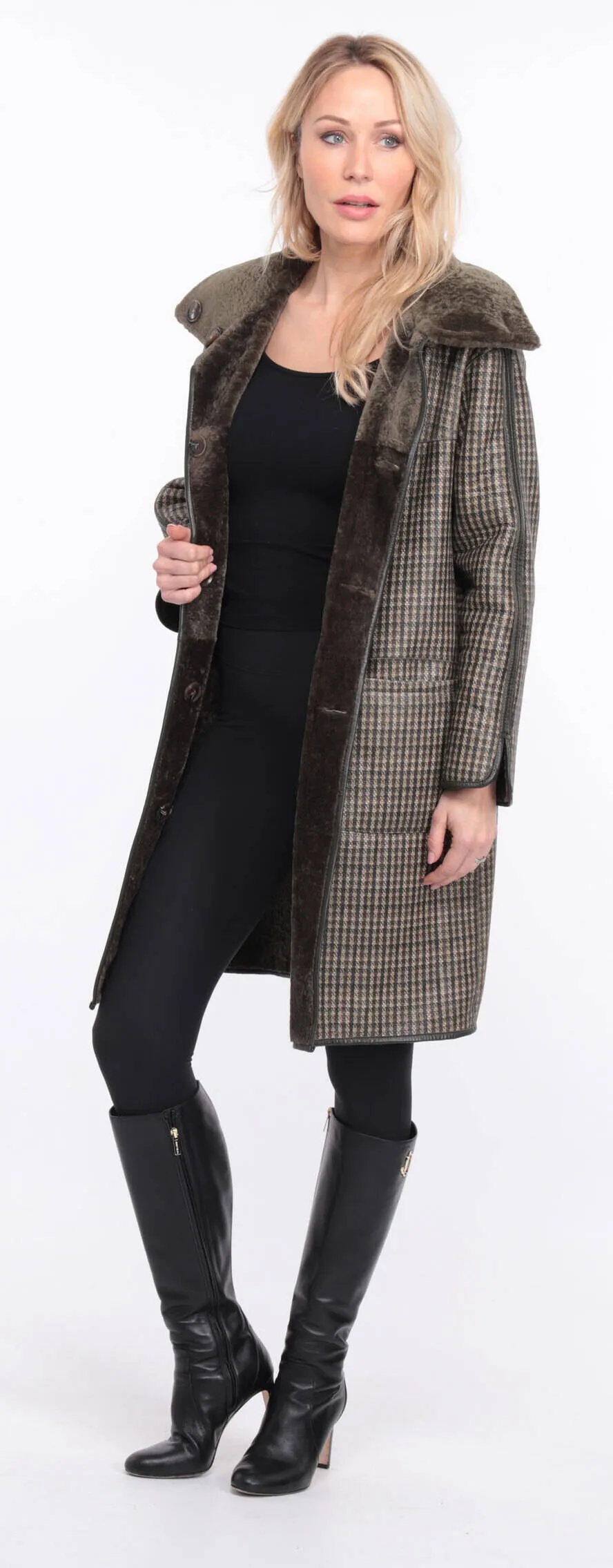 Reversible women's sheepskin coat in khaki