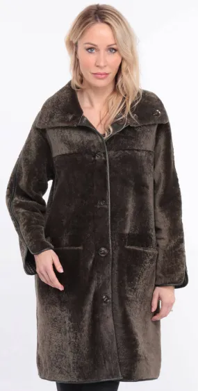 Reversible women's sheepskin coat in khaki