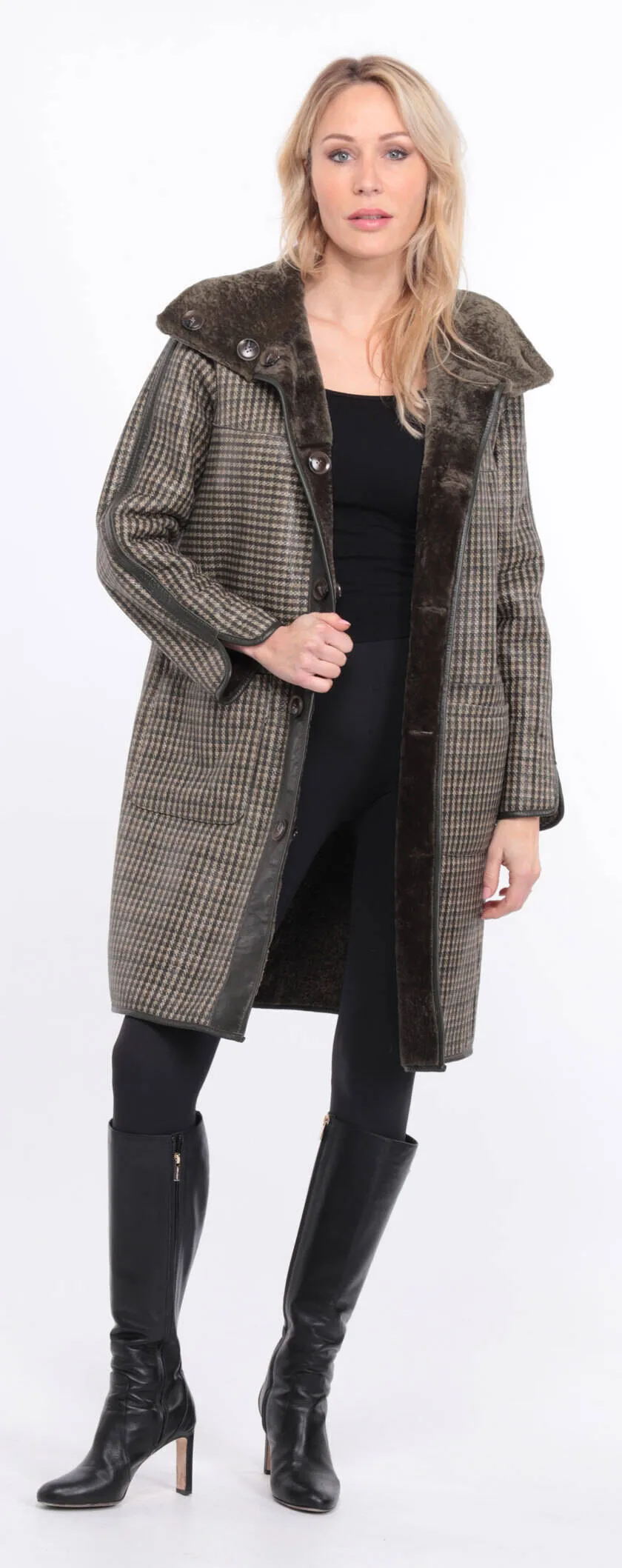 Reversible women's sheepskin coat in khaki