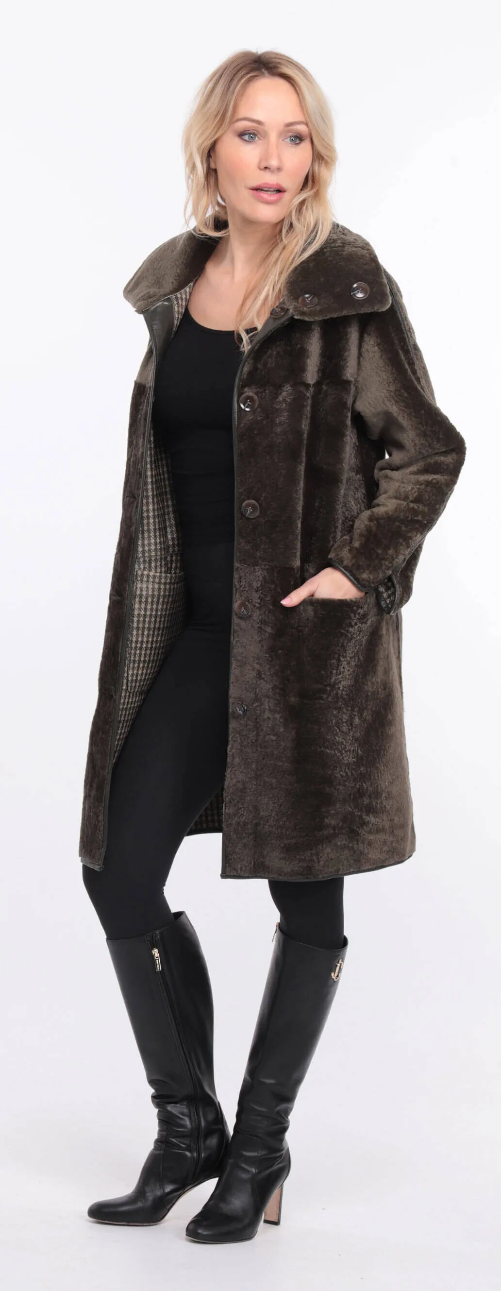 Reversible women's sheepskin coat in khaki