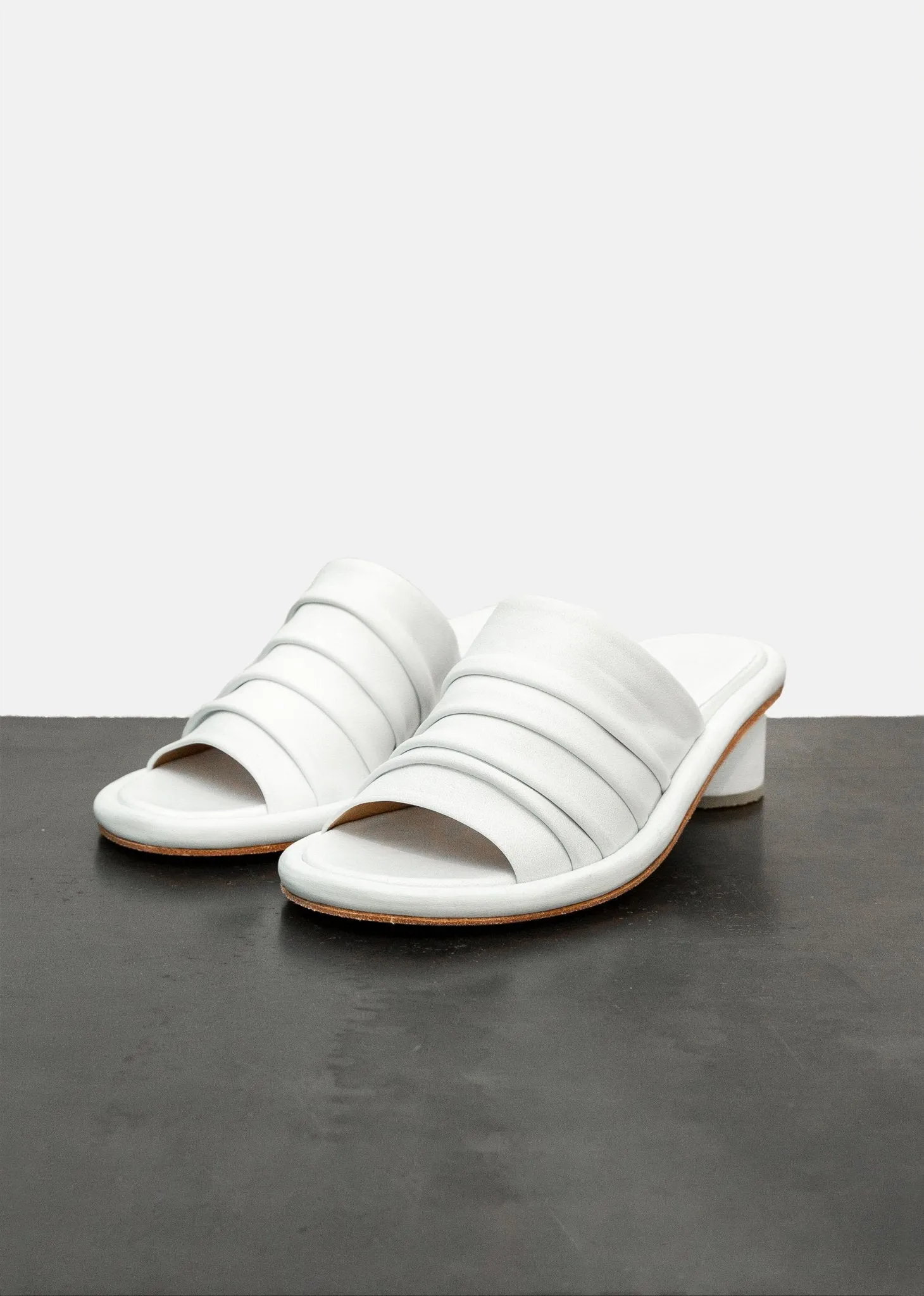 Ruche Slide in White