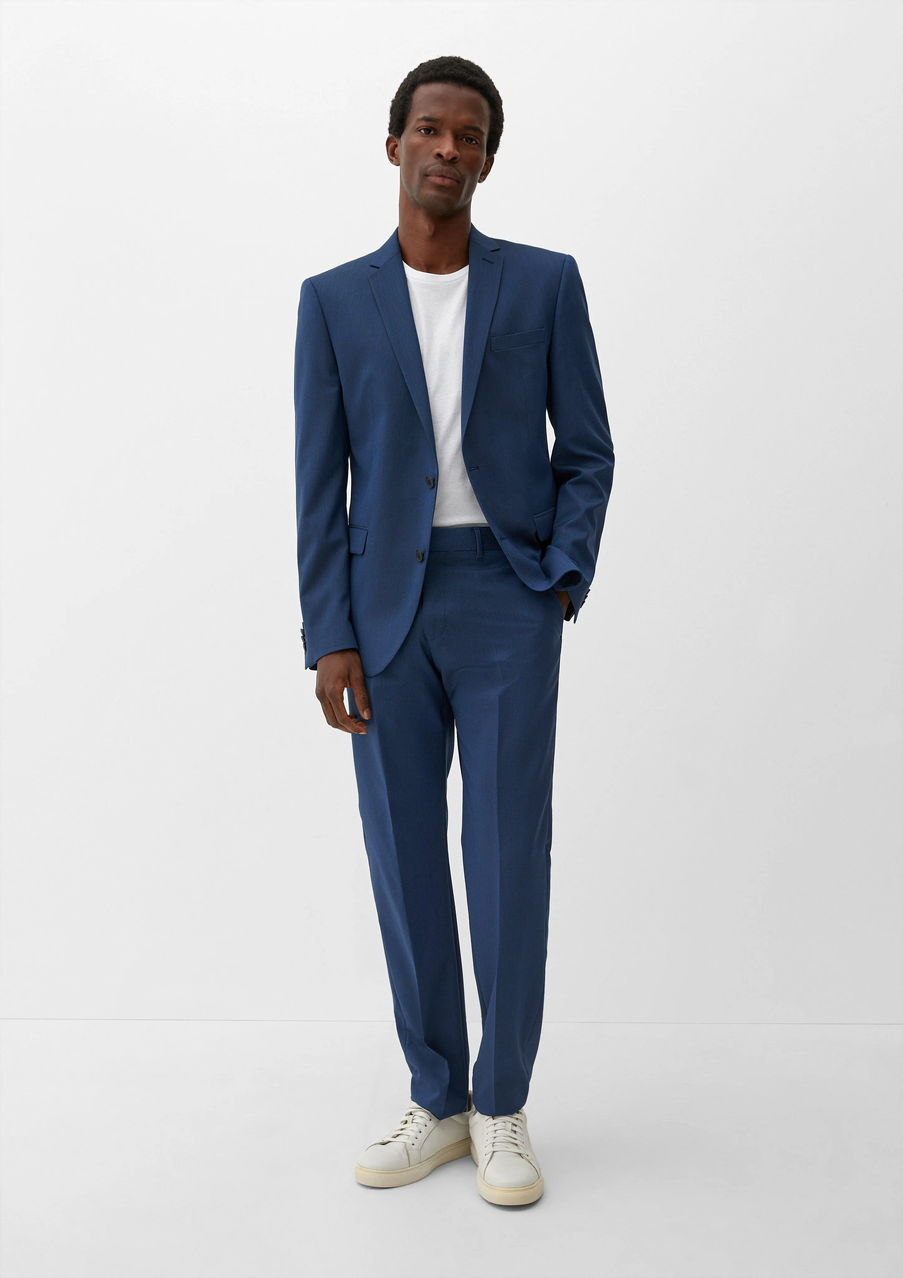 Slim fit: Stretchy suit trousers