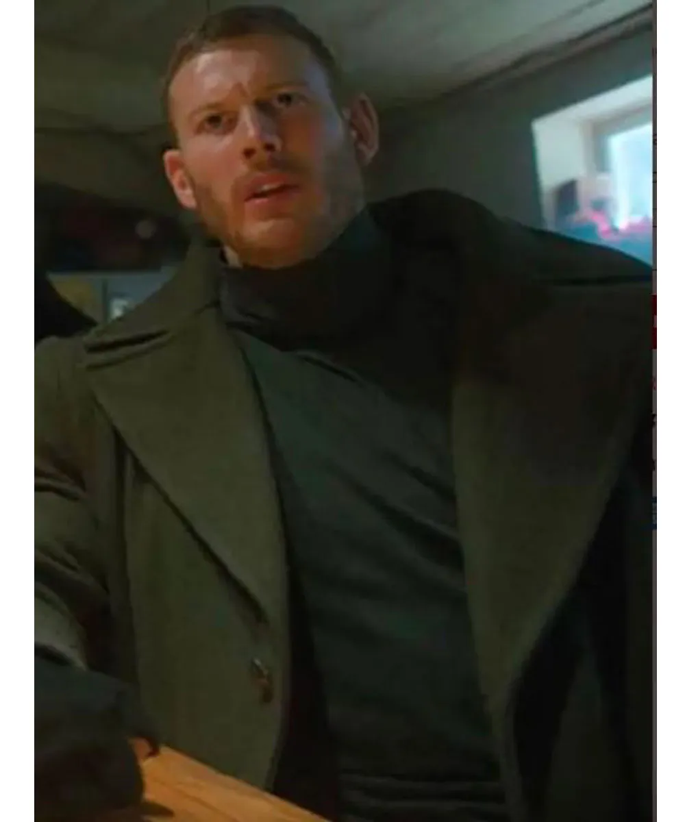 Trench Coat from Tom Hopper in The Umbrella Academy