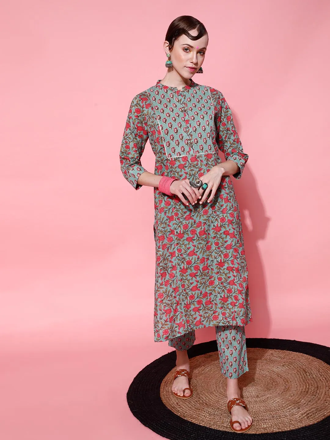 Women Green Printed Kurta with Trousers