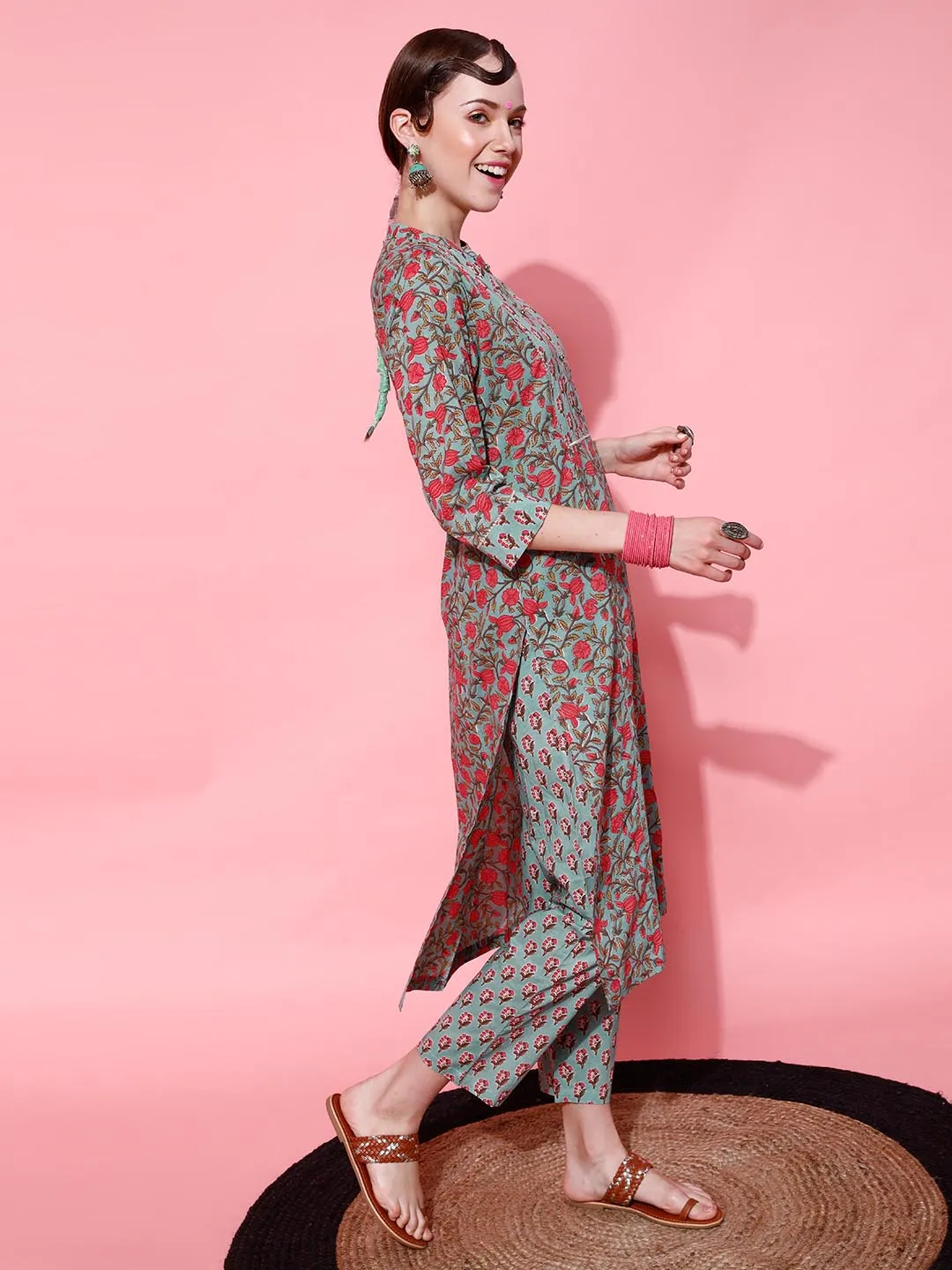 Women Green Printed Kurta with Trousers