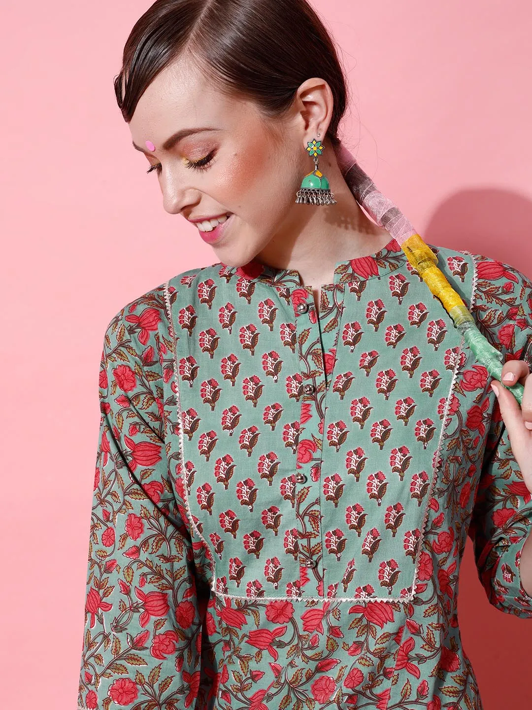 Women Green Printed Kurta with Trousers