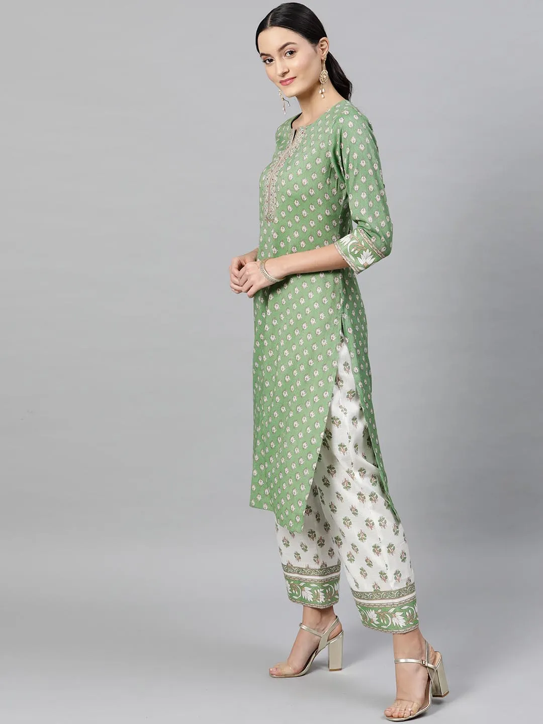 Women Green White Printed Kurta with Trousers